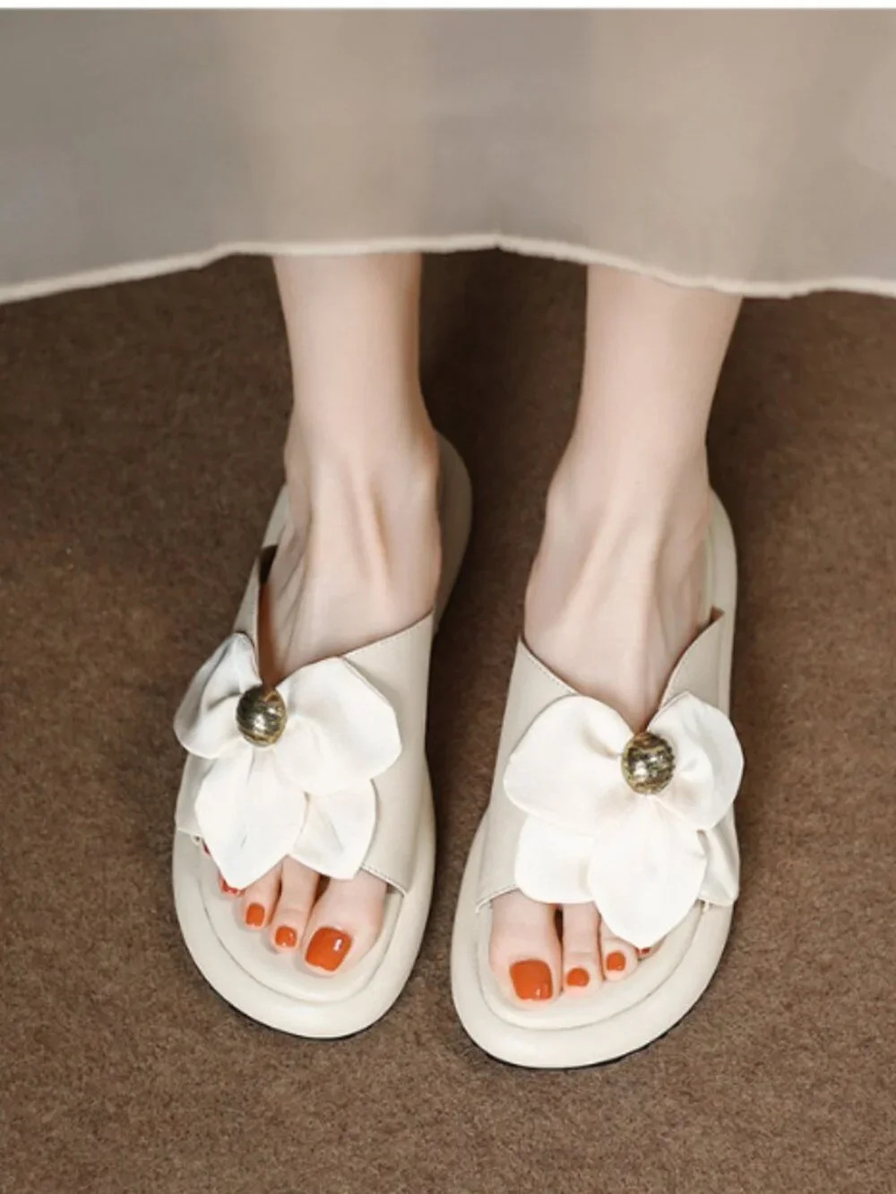 ULOVAZN Women’s Ivory Leather Slip-On Flat Floral Slide Sandals